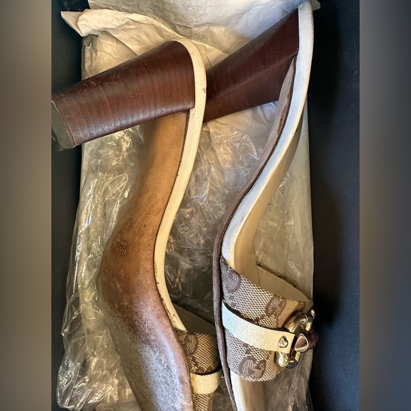 Gucci slides with slight heel Size 9 - Picture 2 of 4